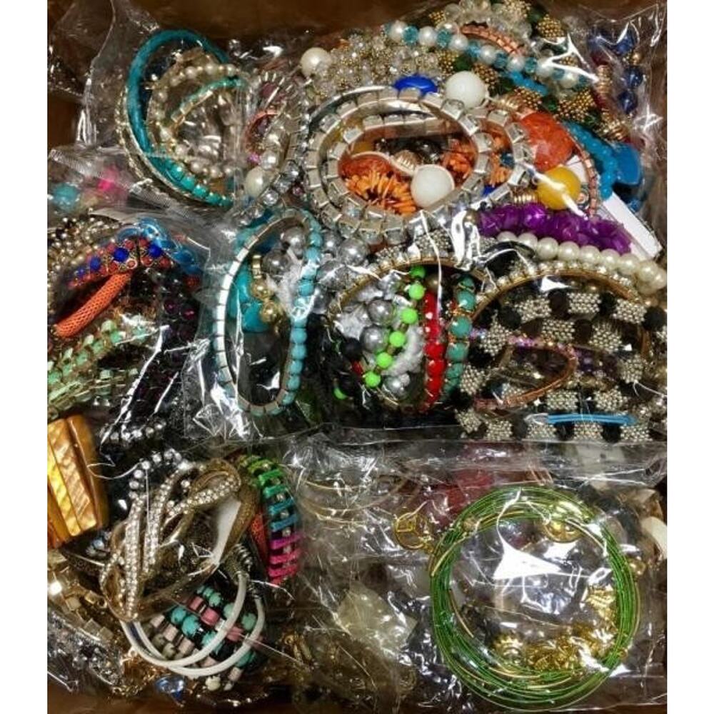 NEW 100 Pcs WHOLESALE Costume Fashion Jewelry Bracelet Earrings Necklace Rings
